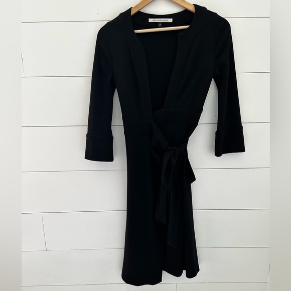 Diane Von Furstenberg Dresses & Skirts - Diane Von Furstenburg 100% Wool Wrap Dress